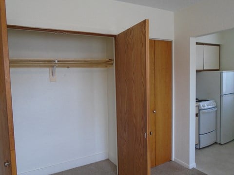 Floor plan for studio, 1 bath, 240 sqft